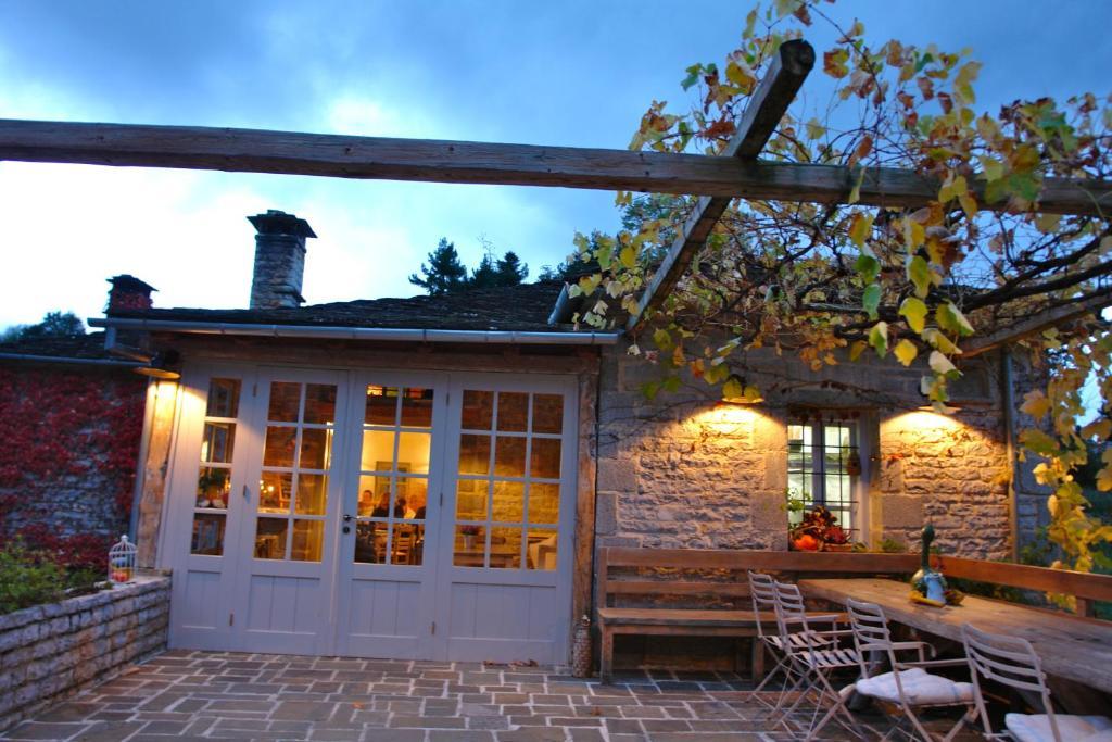 Astra Inn Papigko Exterior foto